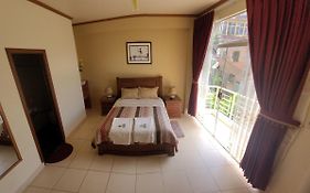 Hostal Kurmi - Coroico